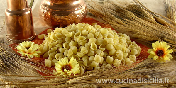 conchiglie con fave e ricotta - Cucina di Sicilia