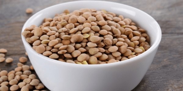 lenticchie dentro una ciotola bianca_Cucina di Sicilia